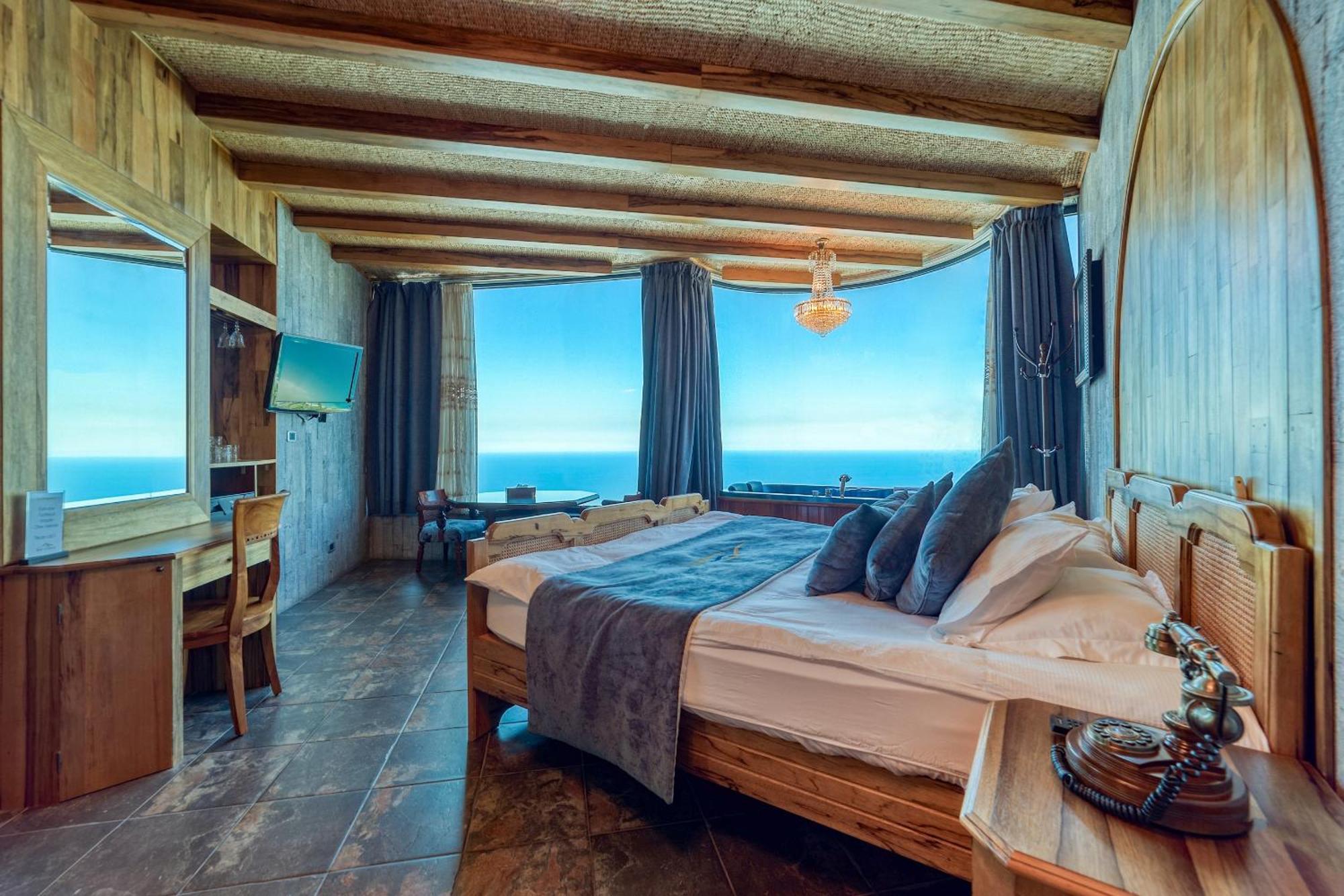Bay Lodge Boutique Hotel Jounieh Exterior foto
