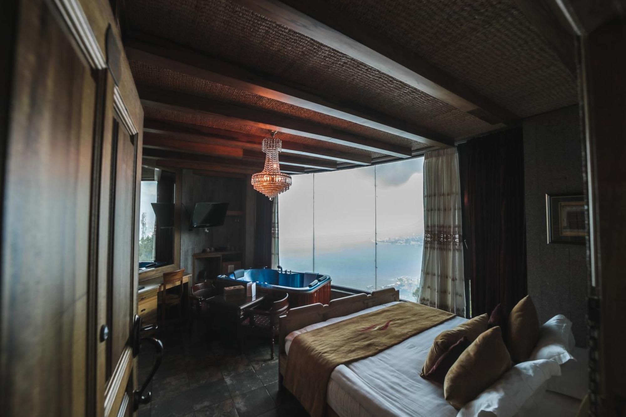 Bay Lodge Boutique Hotel Jounieh Exterior foto