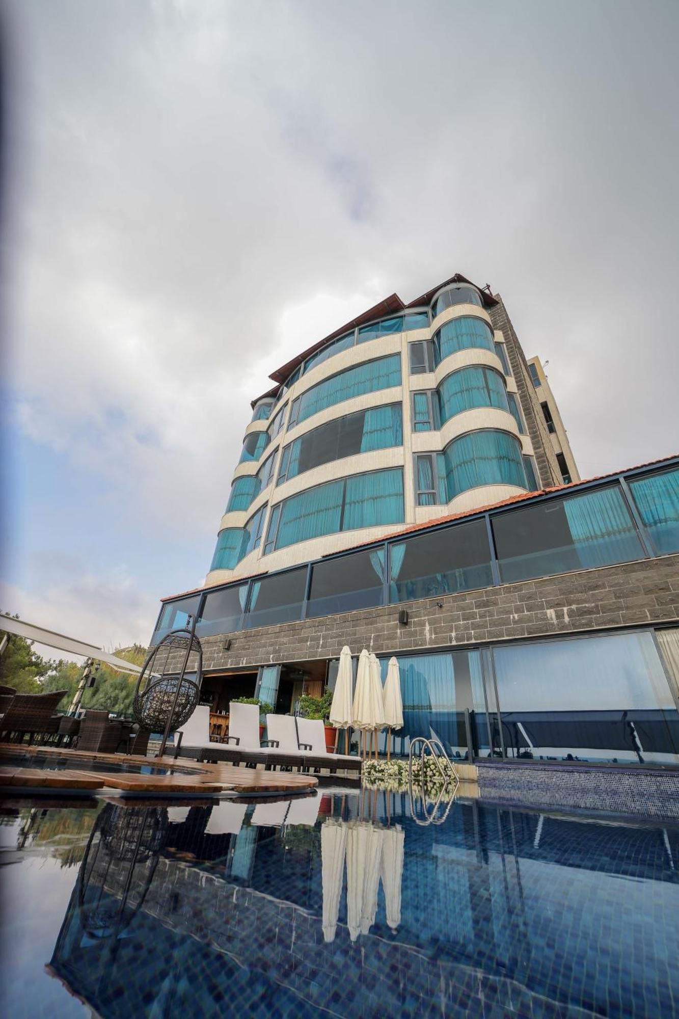 Bay Lodge Boutique Hotel Jounieh Exterior foto