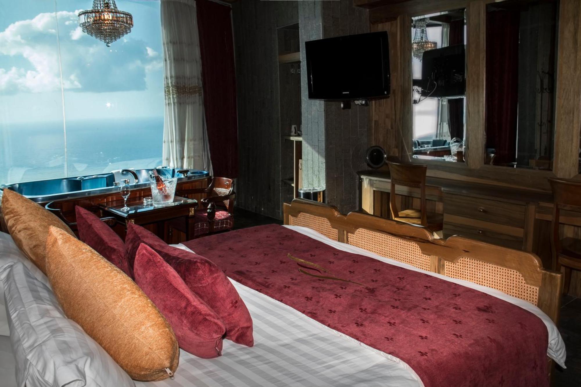 Bay Lodge Boutique Hotel Jounieh Exterior foto