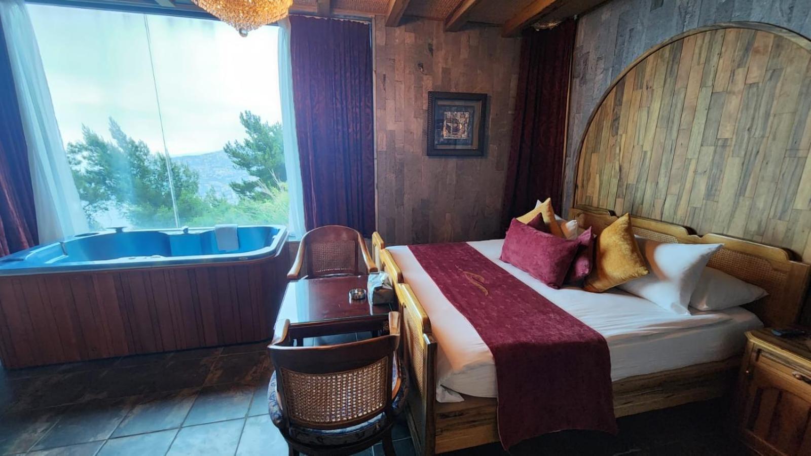 Bay Lodge Boutique Hotel Jounieh Exterior foto
